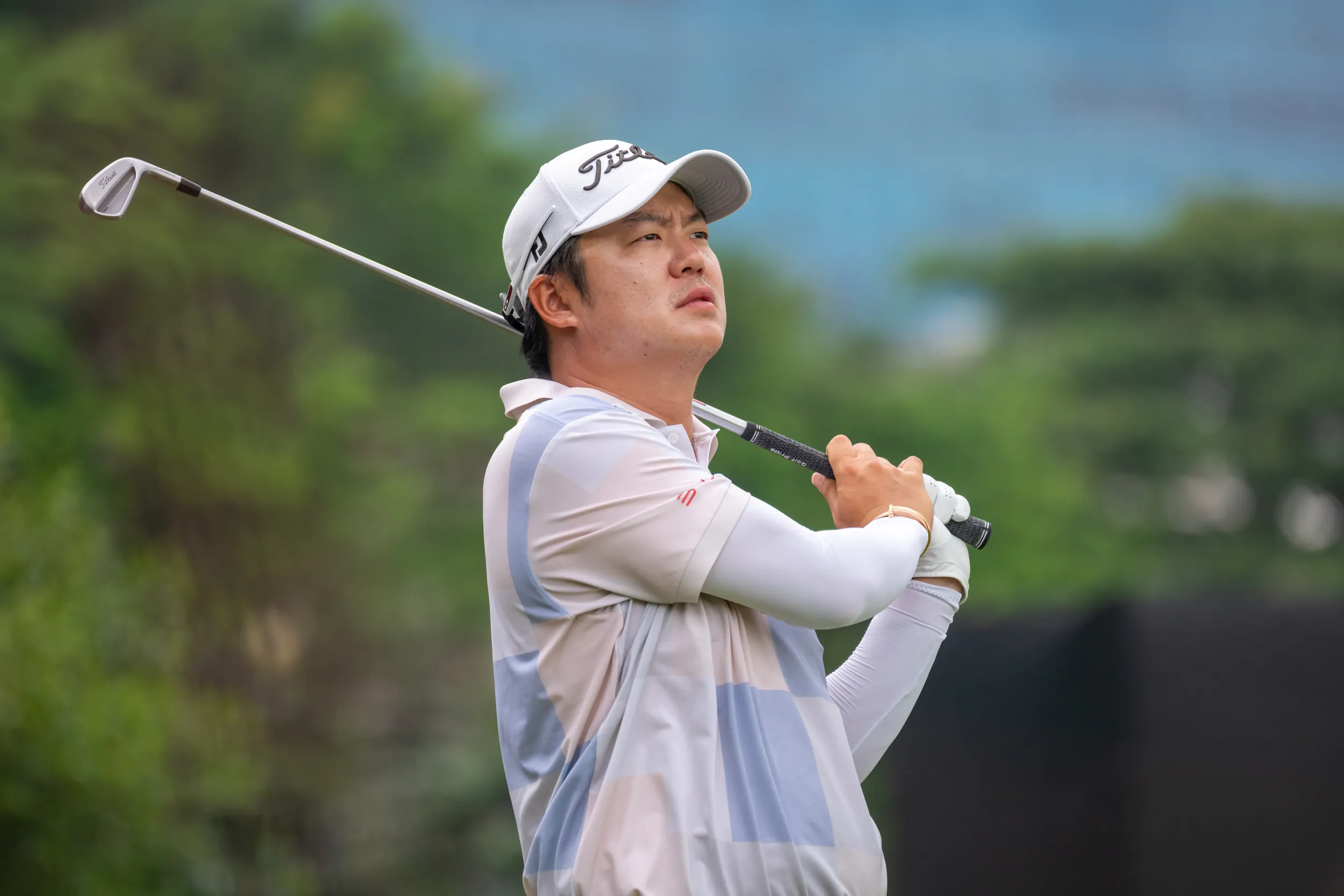 ‘Perfect’ round sees relentless Suteepat lead at Damai Indah